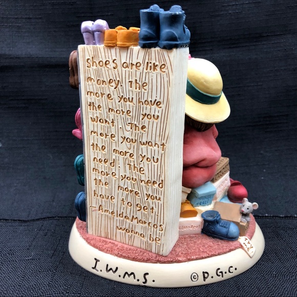 Zingle-Berry  “Need-alota-Shoes”. Holly Berry - Picture 3 of 4